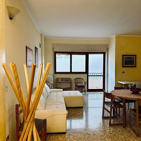Sea View Apartment Gallipoli Bagian luar foto