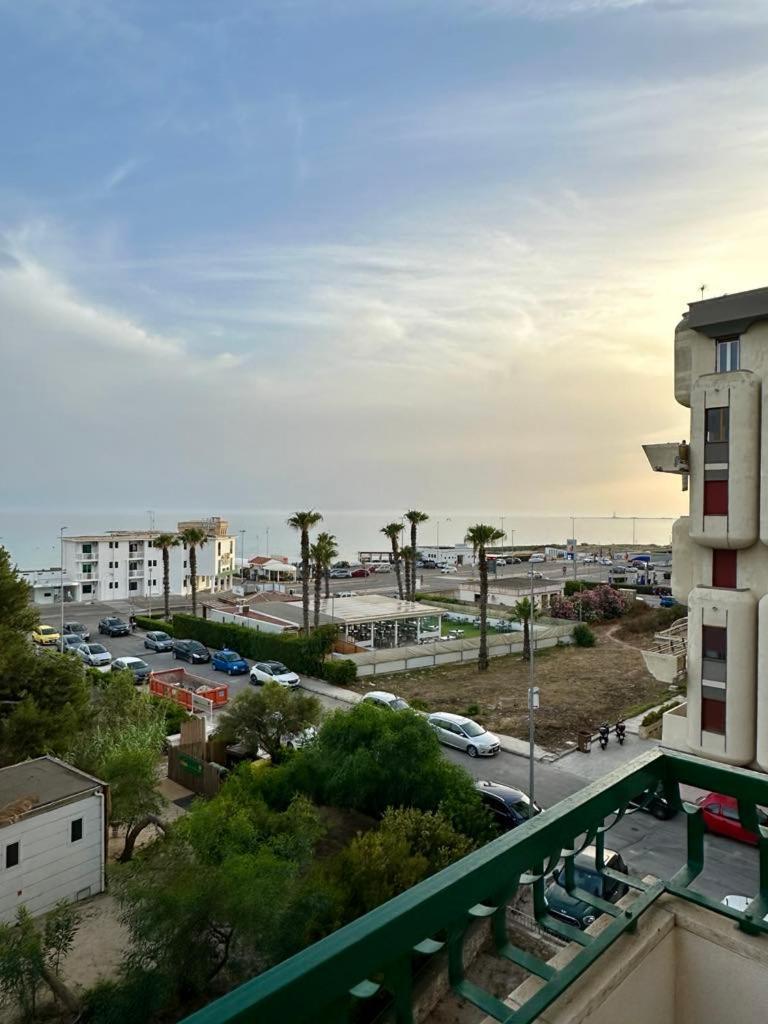 Sea View Apartment Gallipoli Bagian luar foto