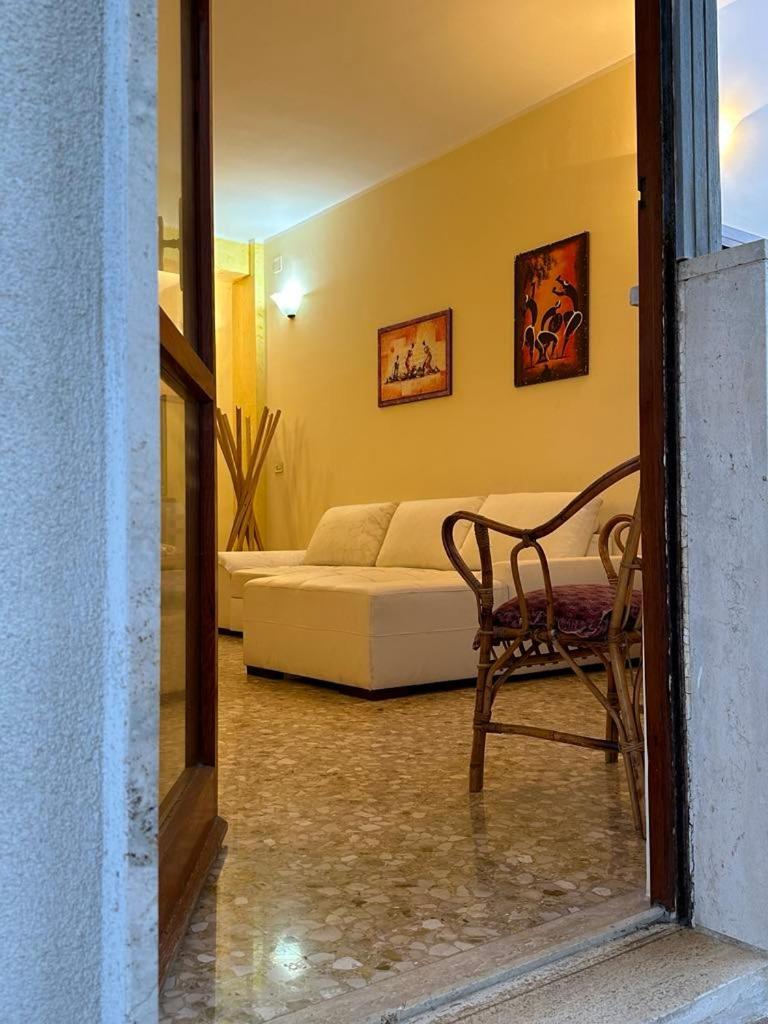 Sea View Apartment Gallipoli Bagian luar foto